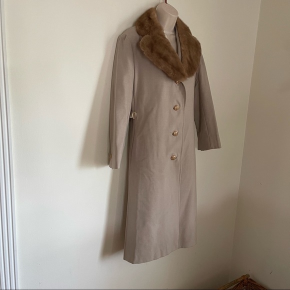 VINTAGE Long Wool Coat with Fur Collar - Picture 10 of 10